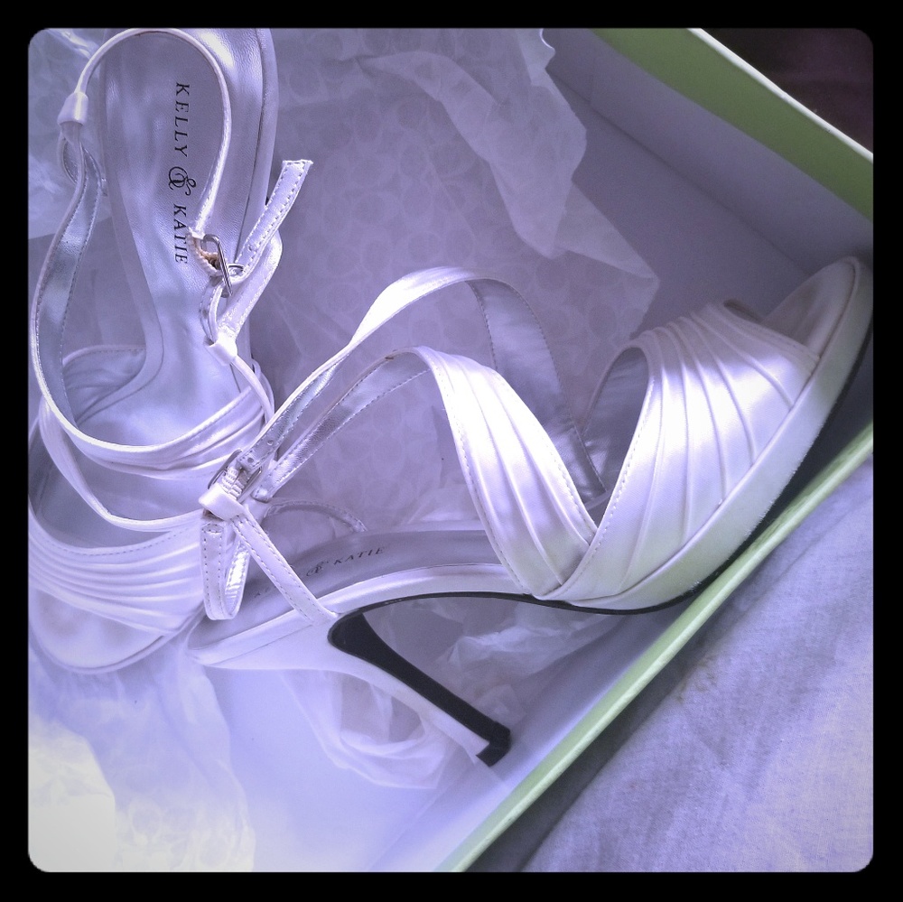Kelly & Katie 3 inch heels... worn once
